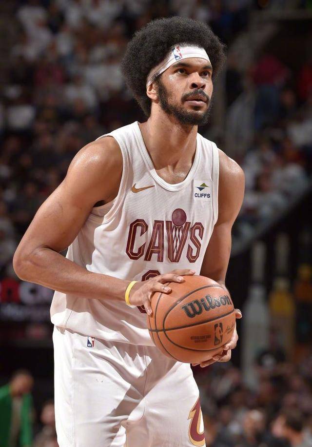 九游网页版登录入口-包含关键时刻崭露头角，助球队重回胜利之路的词条